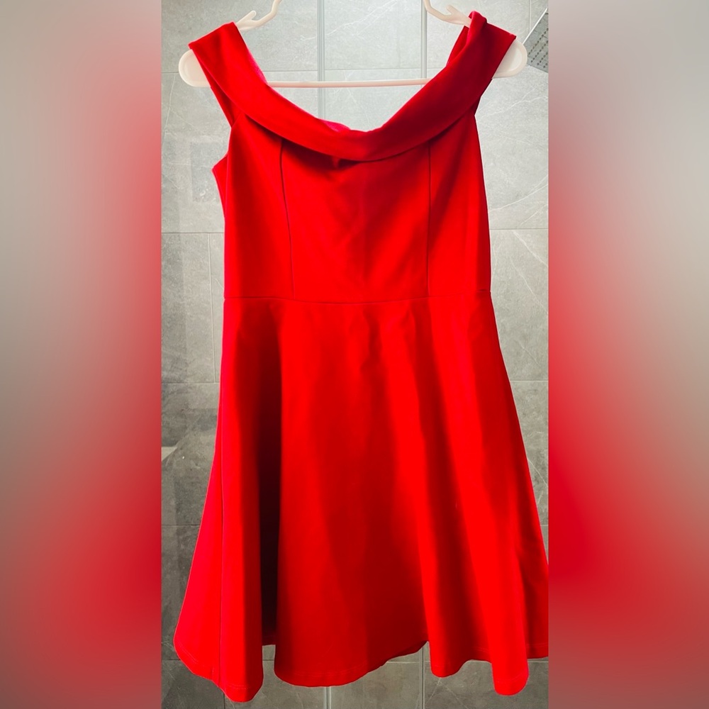 Women’s Lulu’s Red Cocktail Dress - Size: Medium